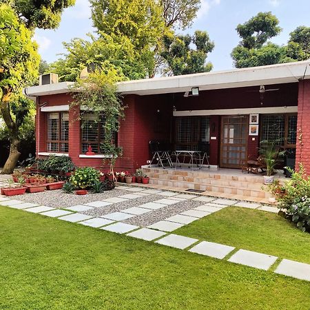 Saffronstays Doon Garden Villa - Near Doon School And Mall Road Dehradun Eksteriør billede