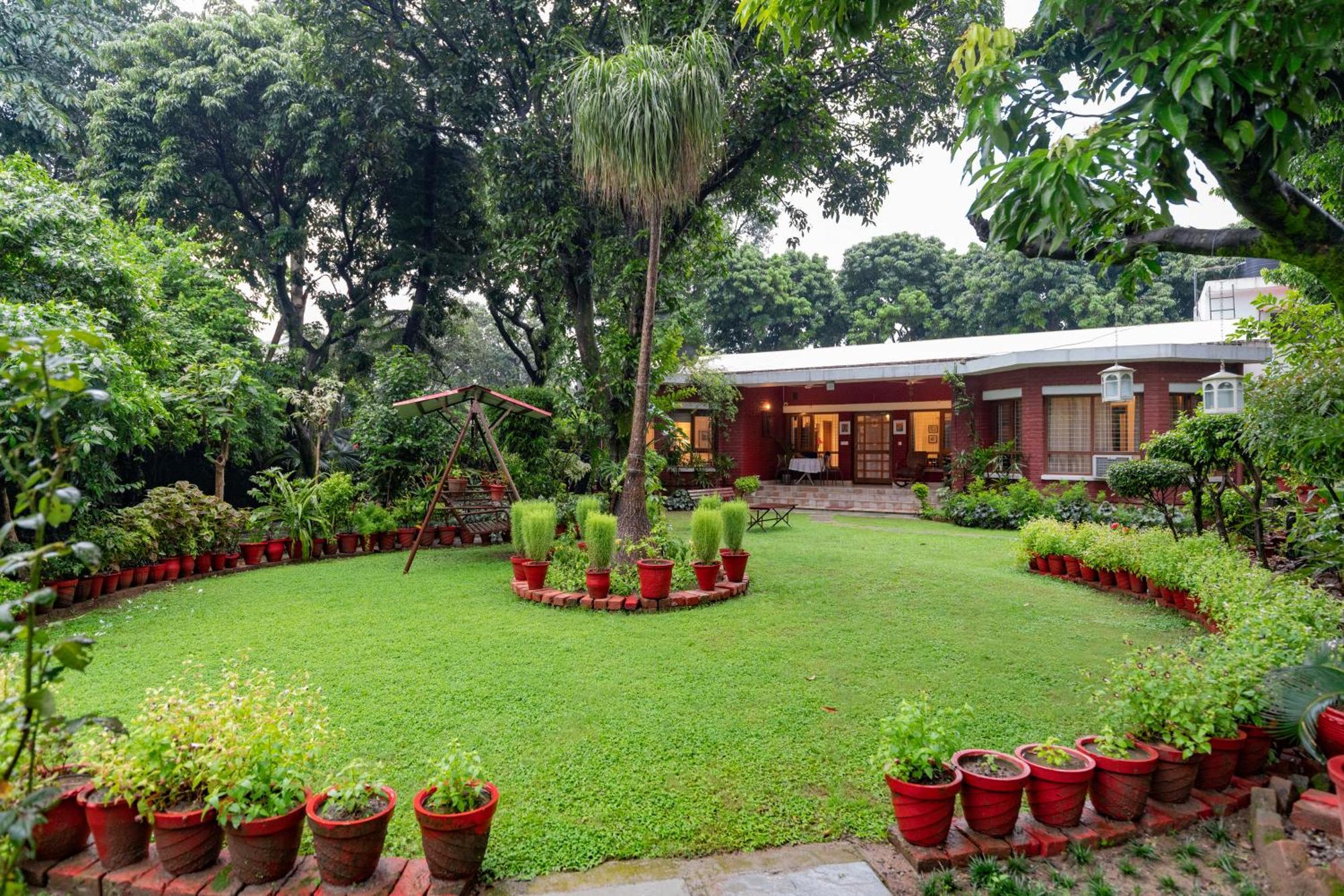 Saffronstays Doon Garden Villa - Near Doon School And Mall Road Dehradun Eksteriør billede