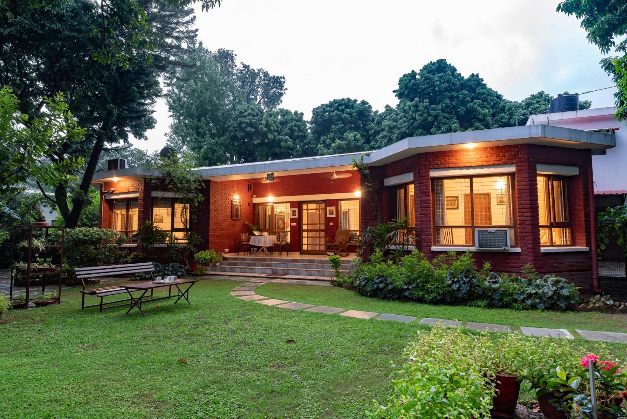 Saffronstays Doon Garden Villa - Near Doon School And Mall Road Dehradun Eksteriør billede